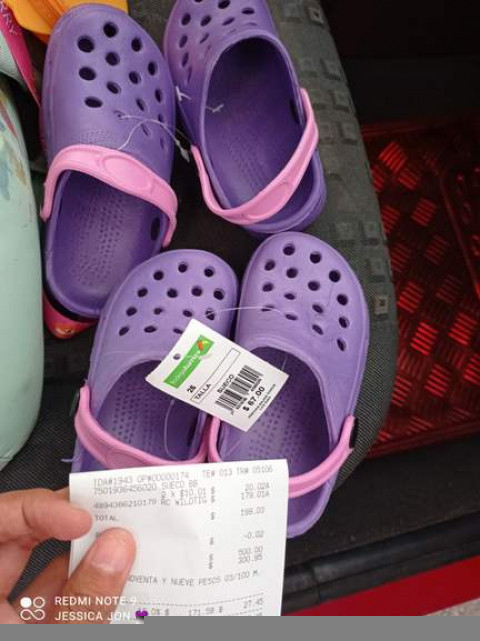 Oferta $10 en Bodega Aurrera ? Bodega aurrera crocs, juguetes y cobertor  de bb con terminación 